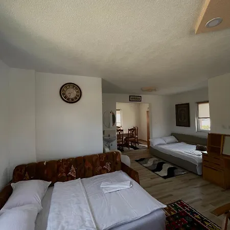 Apartment Bir-bee