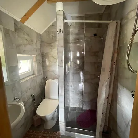 Bir-bee Apartment *